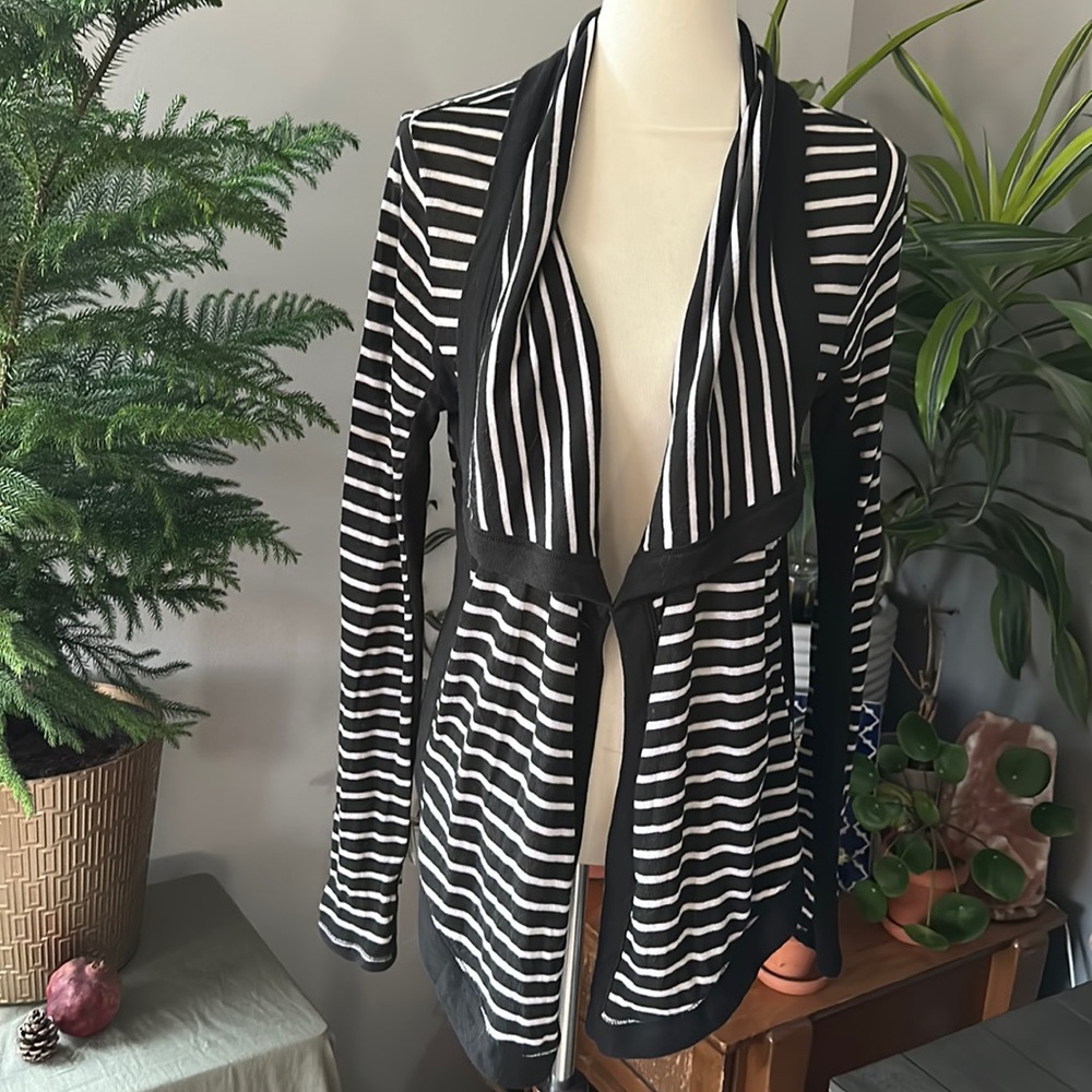 Victoria’s Secret Sport Open Drape Cardigan M